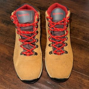 BearPaw Women’s Waterproof Hiking Boots size 9.5